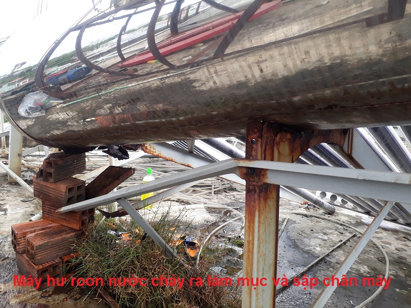 máy hư ron làm nước chảy ra sập chân