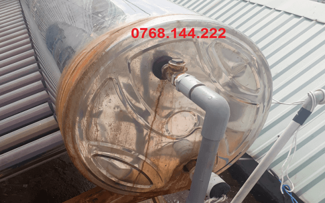 Sửa nước nóng năng lượng chảy nước