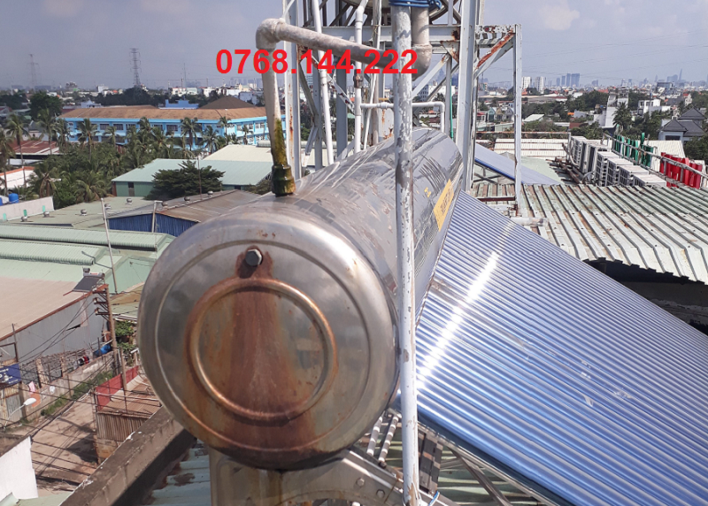 thay ống thông hơi cho máy năng lượng mặt trời