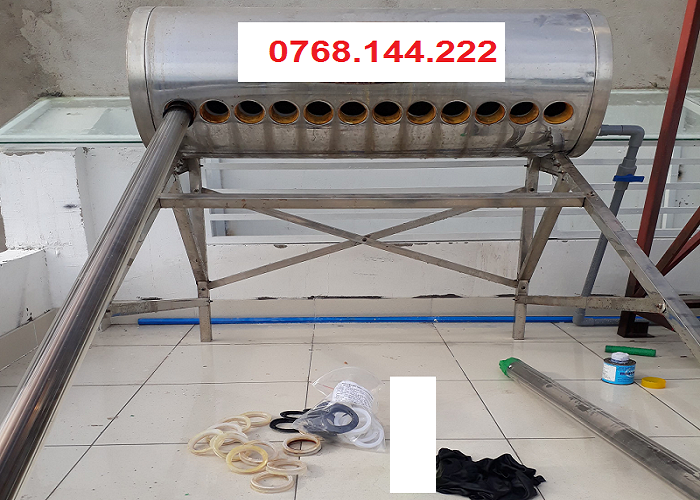 thay roon máy năng lượng mặt trời
