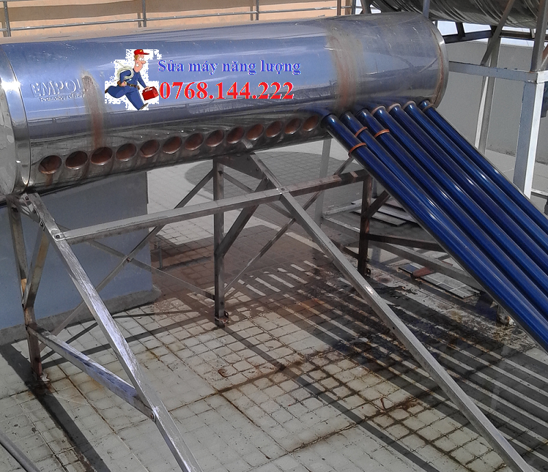 vệ sinh máy nước nóng năng lượng mặt trời gò vấp